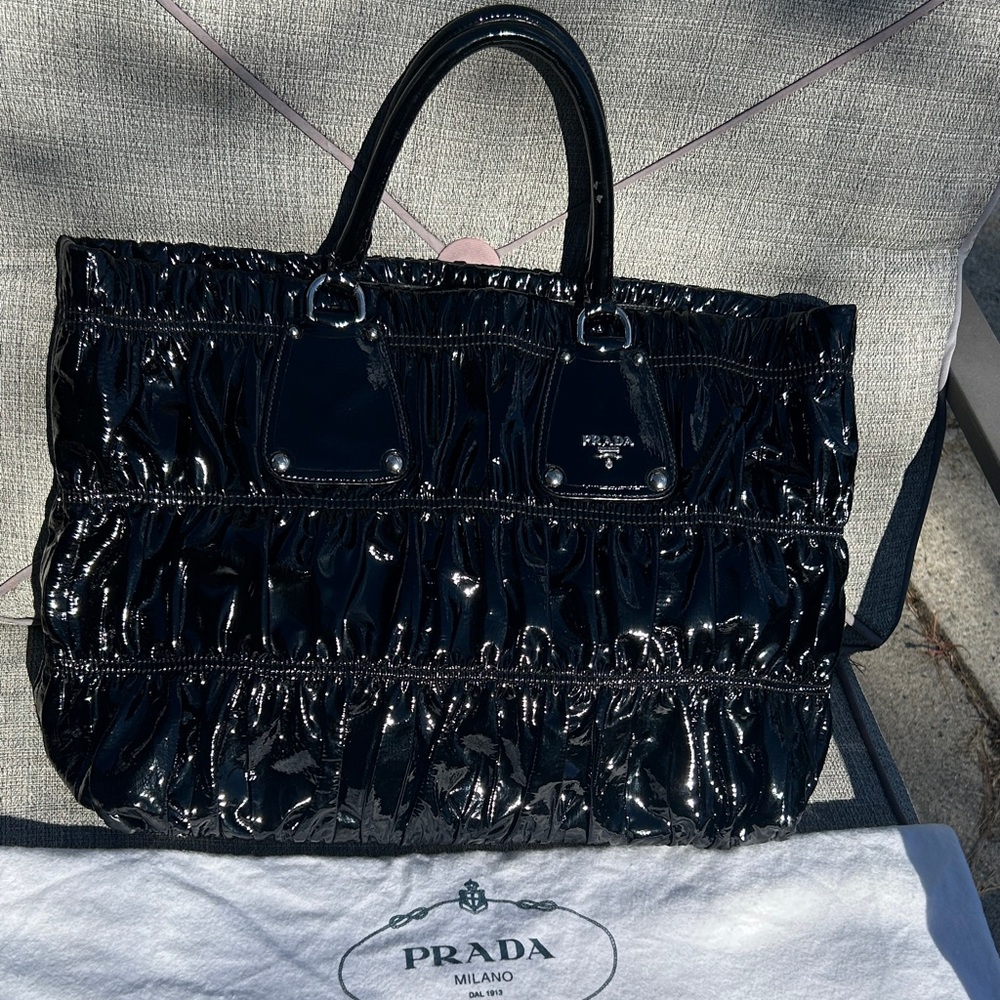 Prada Nero Gaufre Vernice Top Handle Tote